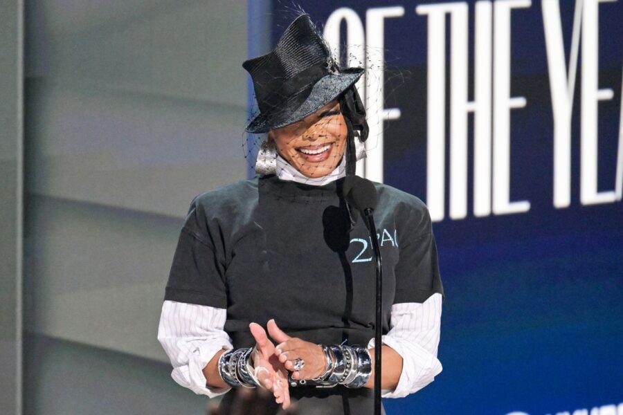 25c9a844-c16c-4464-a704-c06a270572ef-900x600 Best, Worst and Most Oops Moments Highlight 2026 BET Awards
