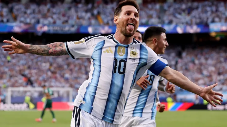 4685 Messi Scores Hat Trick as Argentina Defeats Algeria 3-0 in World Cup Opener